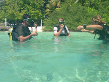 riccardo de gregorio istruttore subacqueo del diving di asdu alle maldive le interviste in esclusiva per www.tuttomaldive.it agli addetti del settore viaggi alle maldive(tour operator, diving, compagnie aeree, organizzazioni turistiche